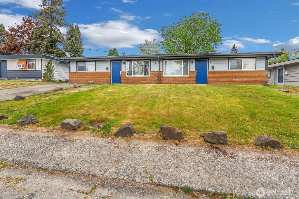 Photo of 838 Harrington Avenue NE, Renton, WA 98056 (MLS # 2522285)