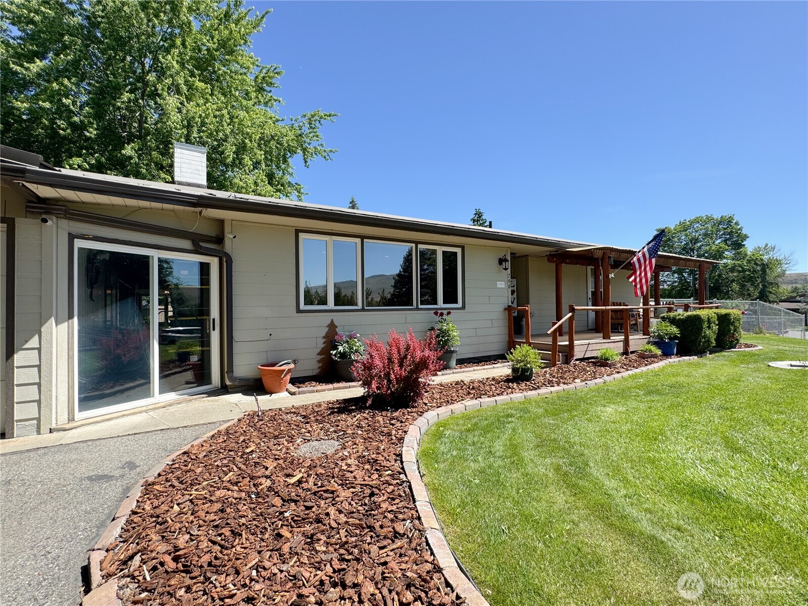 746 Ridge Drive E