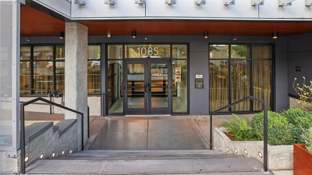 Photo of 1085 103rd Avenue NE #325, Bellevue, WA 98004 (MLS # 2595918)
