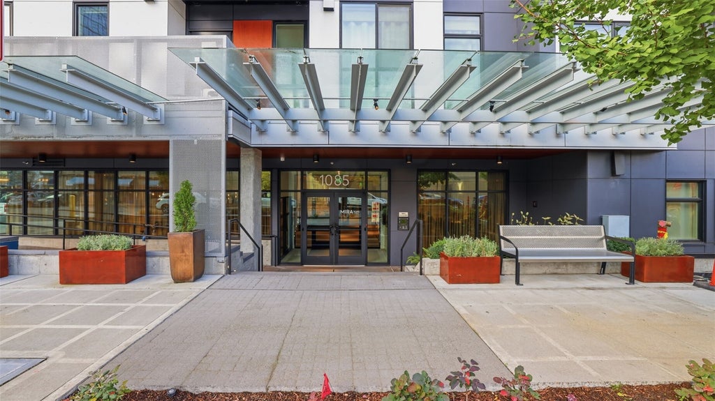 Photo of 1085 103rd Avenue NE #325, Bellevue, WA 98004 (MLS # 2595918)
