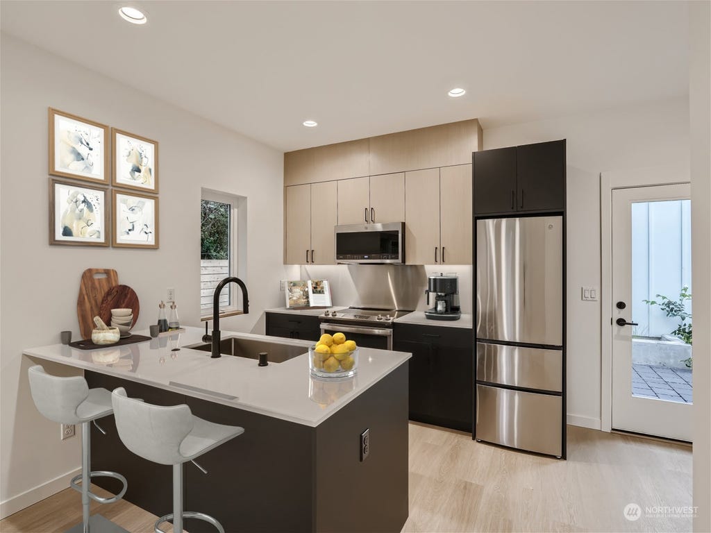 Photo of 10348 Wallingford Avenue N, Seattle, WA 98133 (MLS # 2171285)