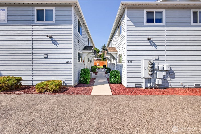 608 Sunset Avenue 1