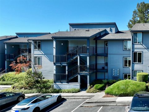 Photo of 2611 NE 4th Street #213, Renton, WA 98056 (MLS # 2557778)