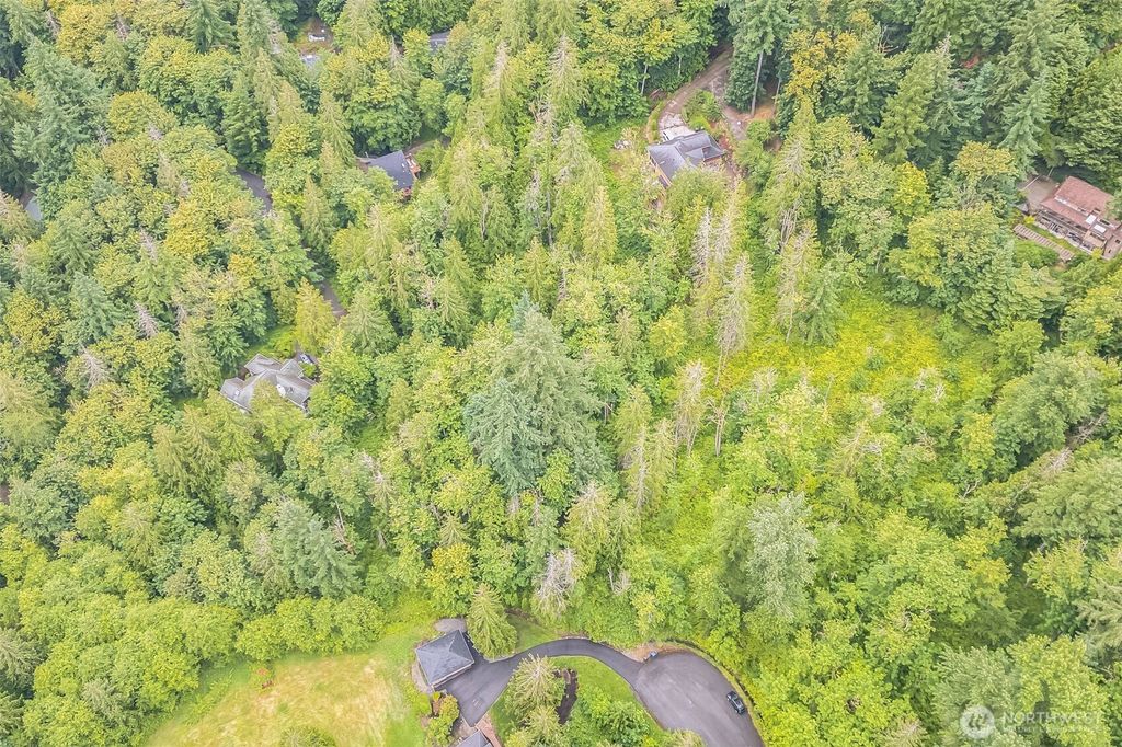 Photo of 0 SE Mirrormont Boulevard, Issaquah, WA 98027 (MLS # 2407020)