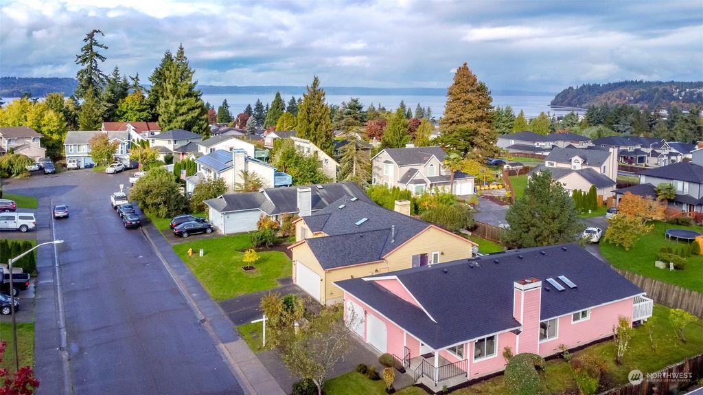 Photo of 1310 S 235th Place, Des Moines, WA 98198 (MLS # 2175070)