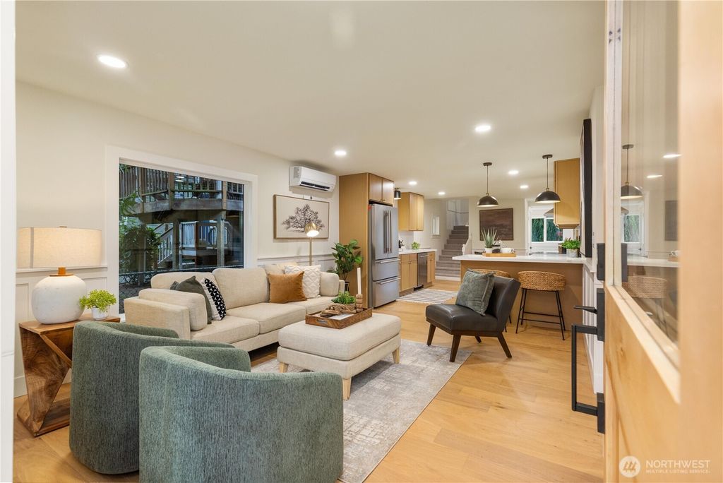 Photo of 715 27th Avenue, Seattle, WA 98122 (MLS # 2469266)