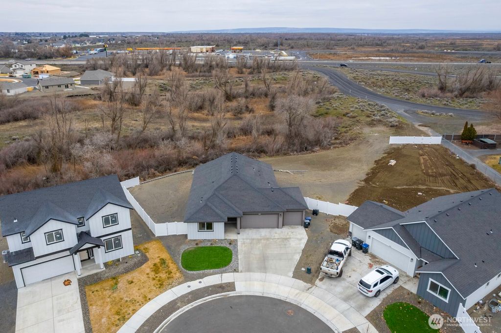 Photo of 485 N Ruddy Street, Moses Lake, WA 98837 (MLS # 2471632)