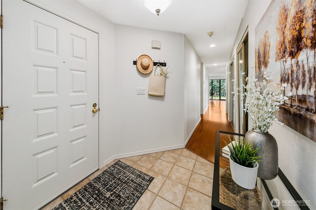 Photo of 16929 Inglewood Road NE #C305, Kenmore, WA 98028 (MLS # 2487762)