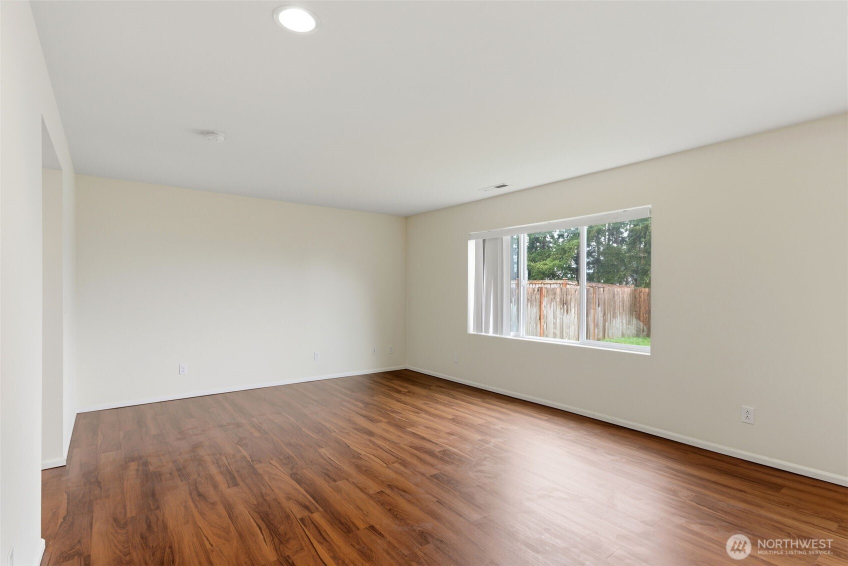 4244 E Roosevelt Avenue