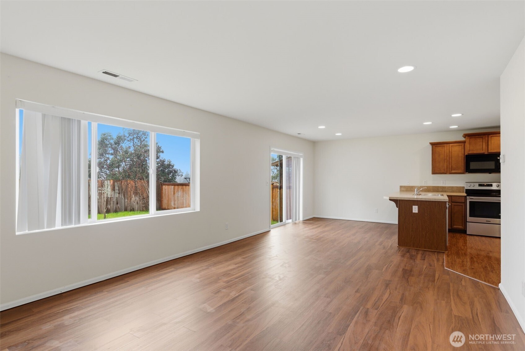 4244 E Roosevelt Avenue