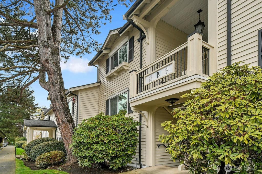 Photo of 12404 E Gibson Road #B-304, Everett, WA 98204 (MLS # 2564003)