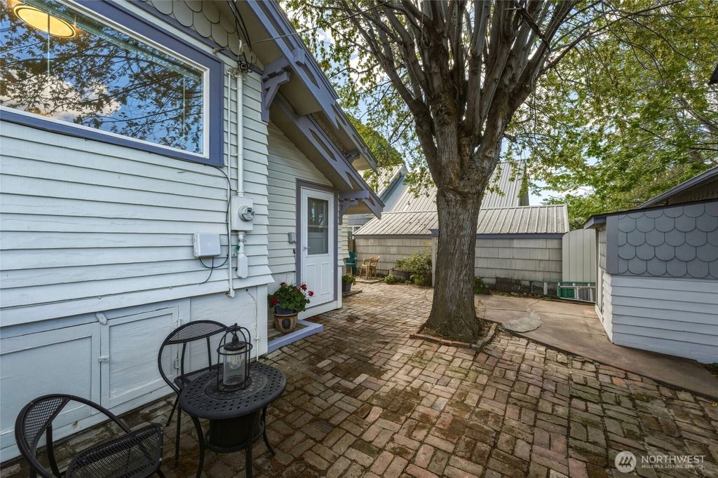 Photo of 123 NW 8th Street, Pendleton, OR 97801 (MLS # 2513797)