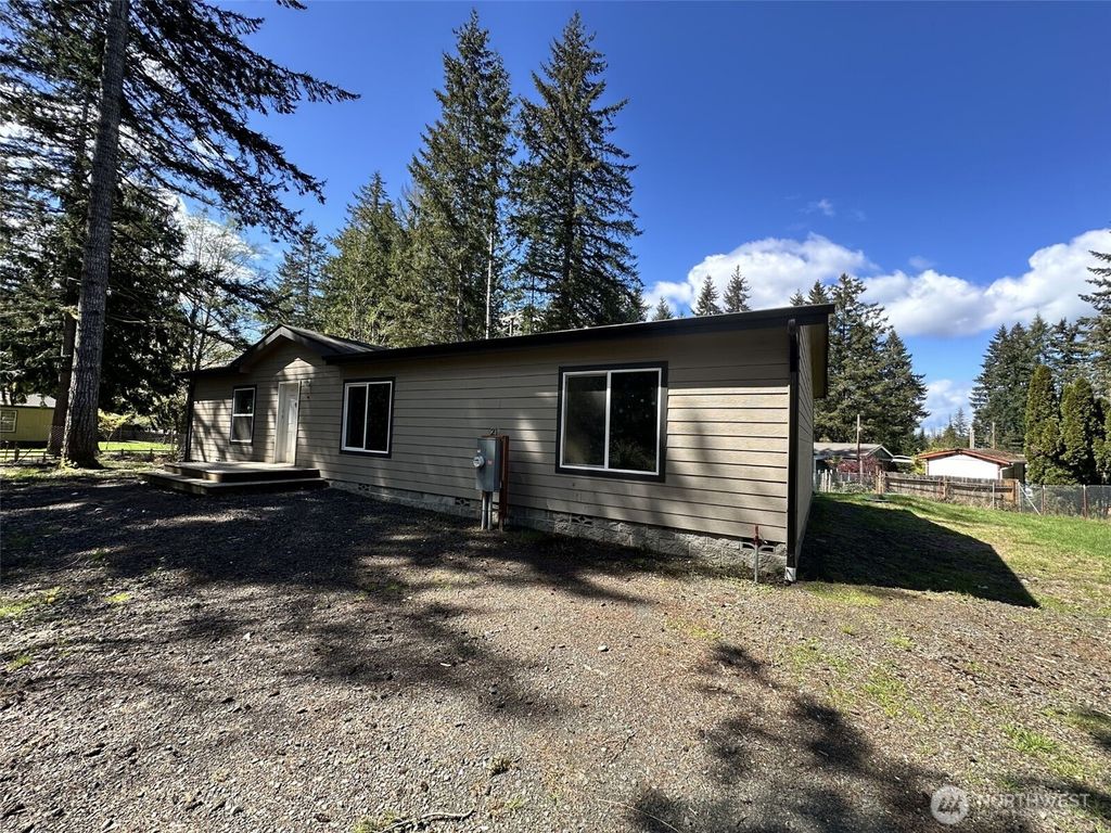 Photo of 21 E Eastlake Dr DR, Shelton, WA 98584 (MLS # 2519116)
