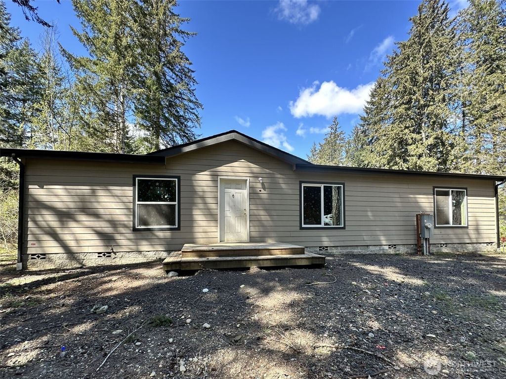 Photo of 21 E Eastlake Dr DR, Shelton, WA 98584 (MLS # 2519116)