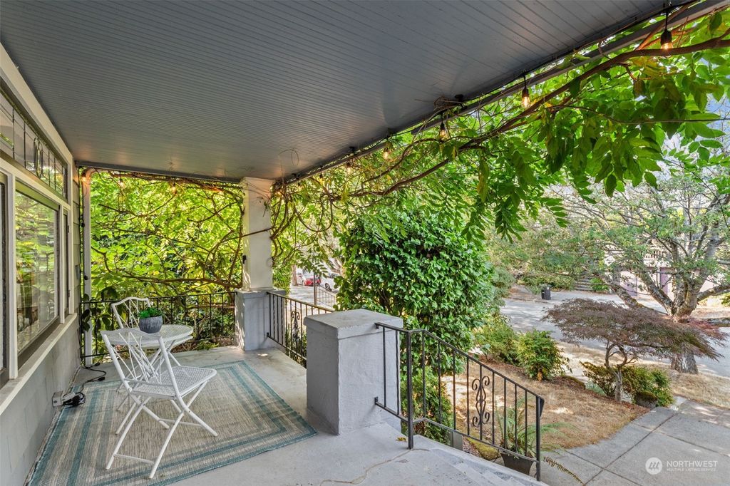 Photo of 1023 NE 62nd Street, Seattle, WA 98115 (MLS # 2153592)