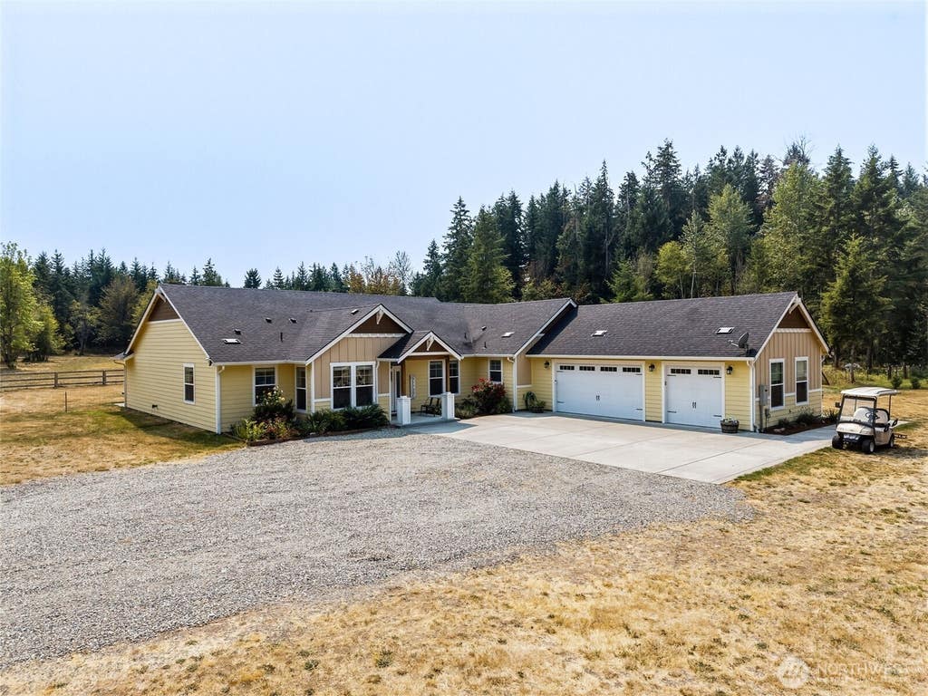 Photo of 15425 Smith Prairie Road SE, Yelm, WA 98597 (MLS # 2571735)