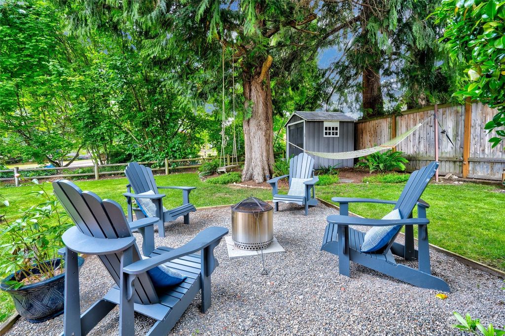 Photo of 4600 108th Avenue NE, Kirkland, WA 98033 (MLS # 2249935)
