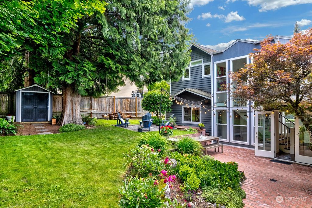 Photo of 4600 108th Avenue NE, Kirkland, WA 98033 (MLS # 2249935)