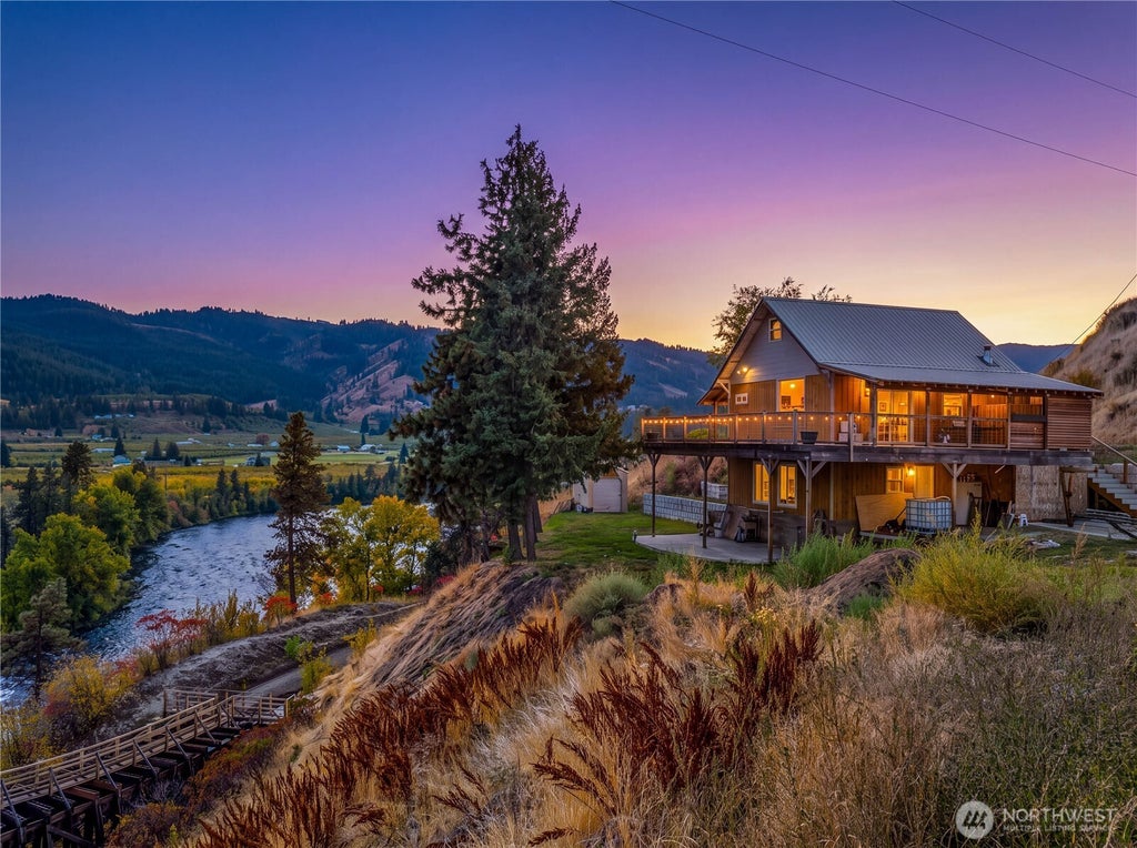 Photo of 7985 North Dryden Road, Cashmere, WA 98815 (MLS # 2593717)