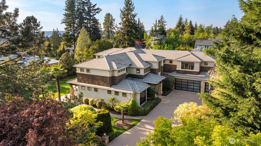 Photo of 9420 NE 31st Street, Clyde Hill, WA 98004 (MLS # 2382269)