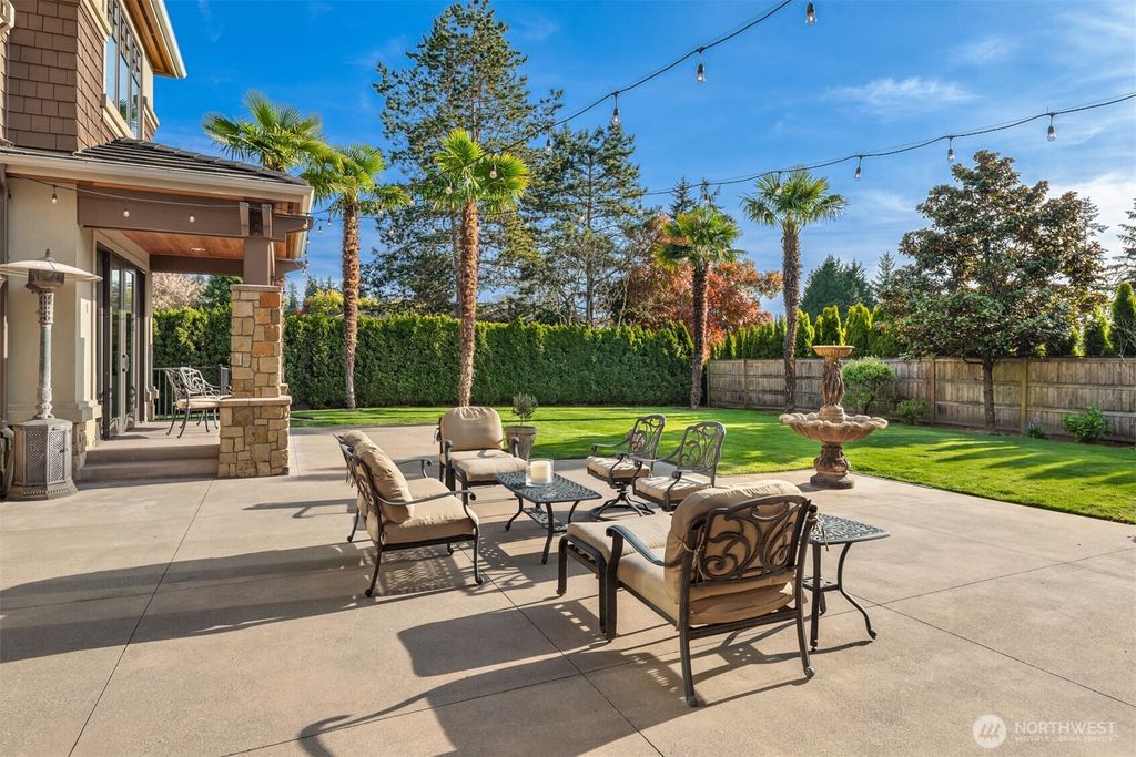 Photo of 9420 NE 31st Street, Clyde Hill, WA 98004 (MLS # 2382269)