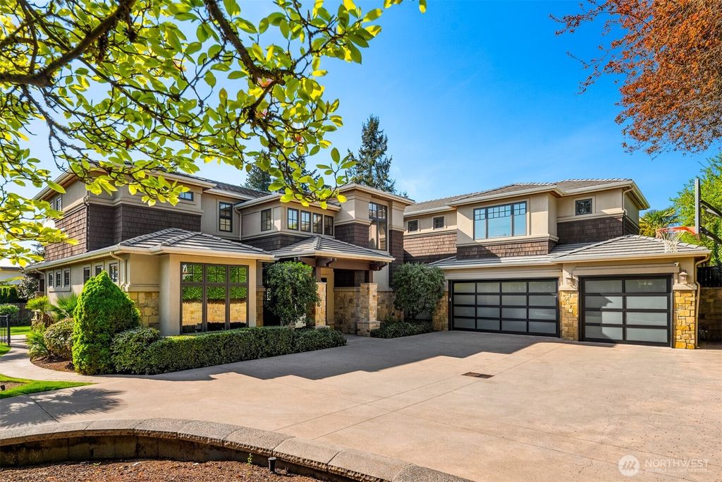 Photo of 9420 NE 31st Street, Clyde Hill, WA 98004 (MLS # 2382269)