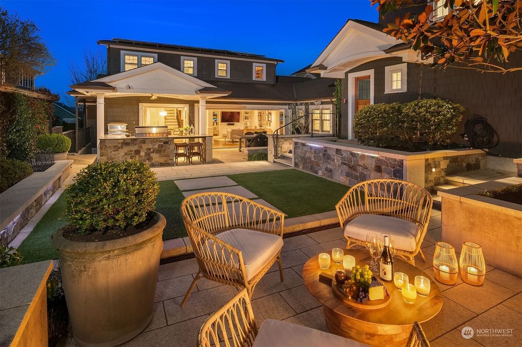 Photo of 1427 39th Avenue E, Seattle, WA 98112 (MLS # 2040338)