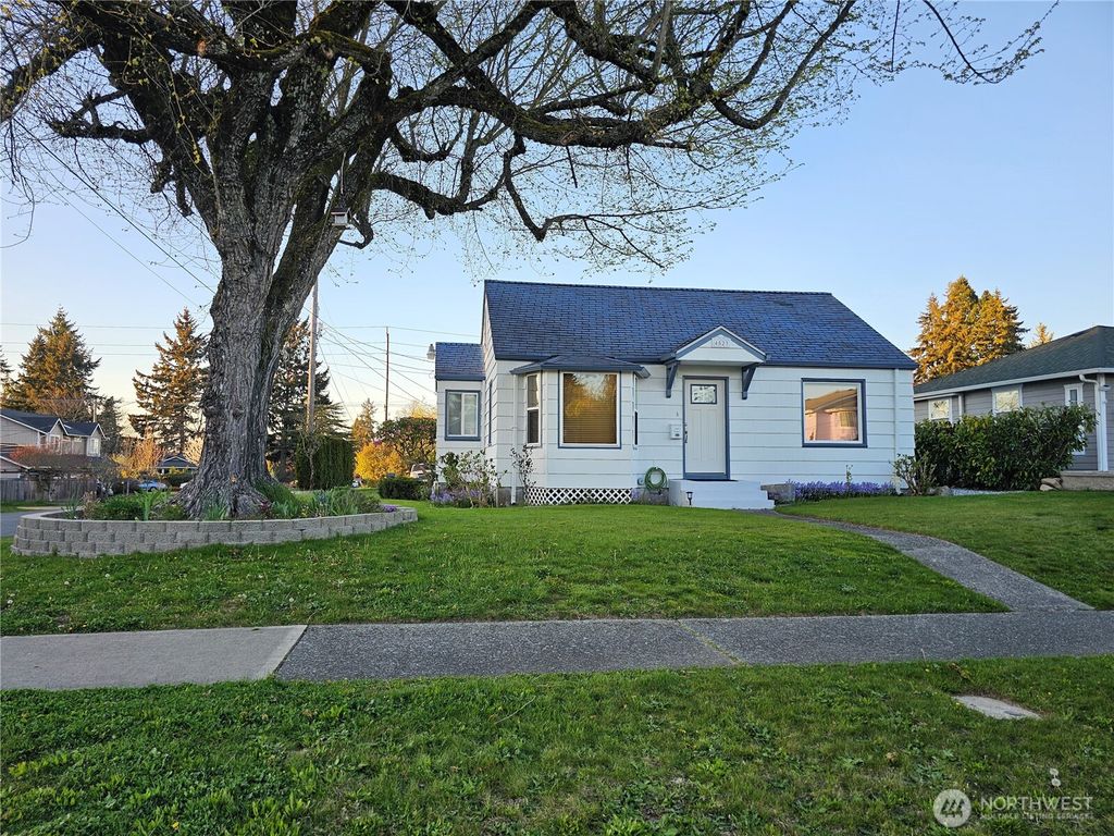 Photo of 4523 N 16th Street, Tacoma, WA 98406 (MLS # 2504656)