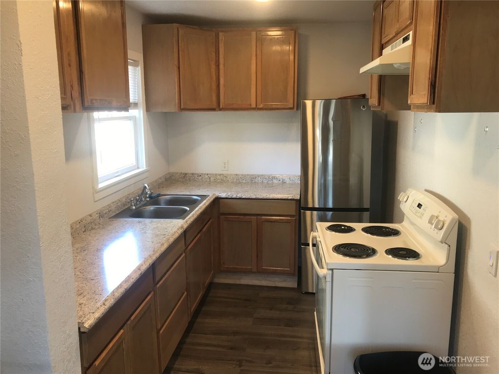 Photo of 2515 Oakes Ave Ave, Everett, WA 98201 (MLS # 2476036)