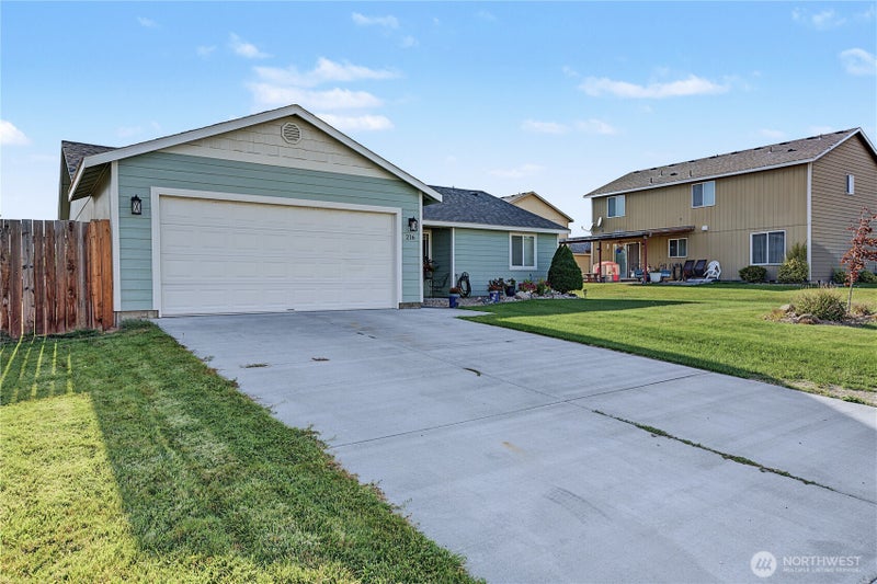 216 N Tamer Lane