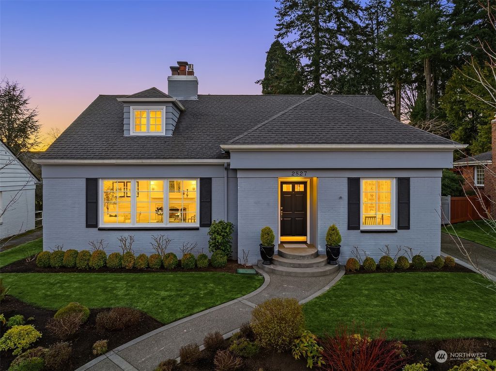 Photo of 2827 39th Avenue W, Seattle, WA 98199 (MLS # 2326789)