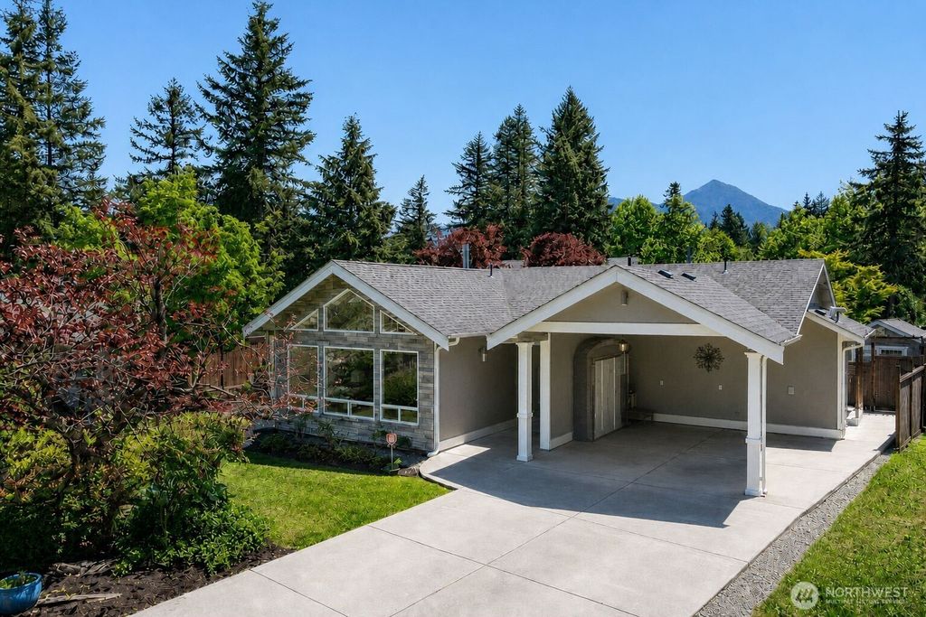 Photo of 43235 SE 134th Street, North Bend, WA 98045 (MLS # 2514845)