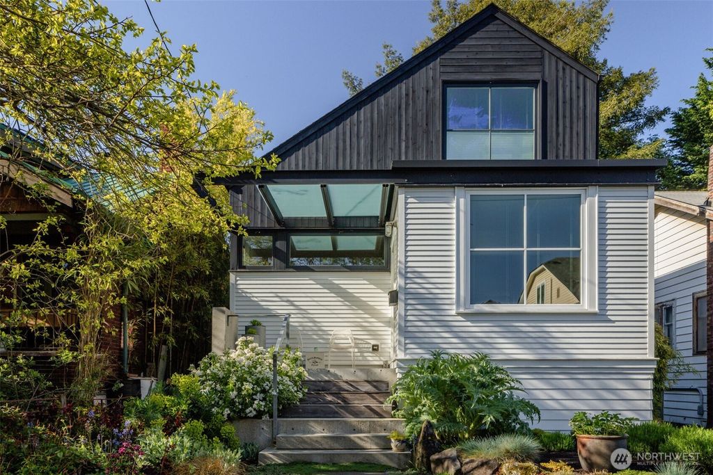 Photo of 614 W Halladay Street, Seattle, WA 98119 (MLS # 2376439)