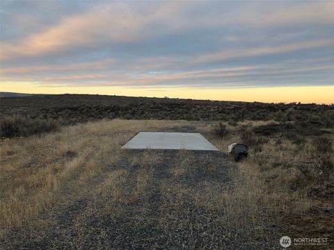 Photo of 13123 Stirrup Place, Ephrata, WA 98823 (MLS # 2482348)