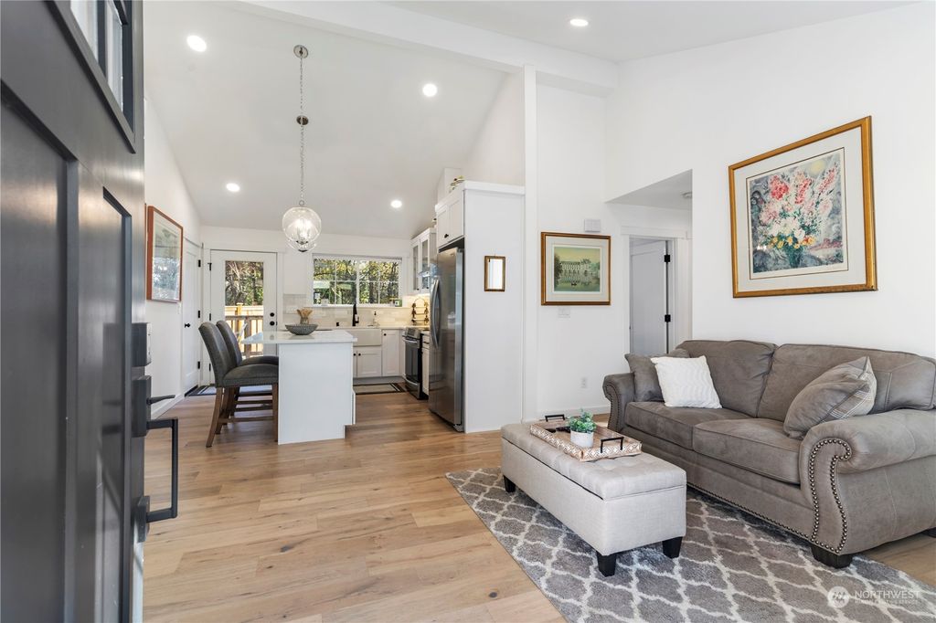 Photo of 14425 42nd Avenue W, Lynnwood, WA 98087 (MLS # 2182944)