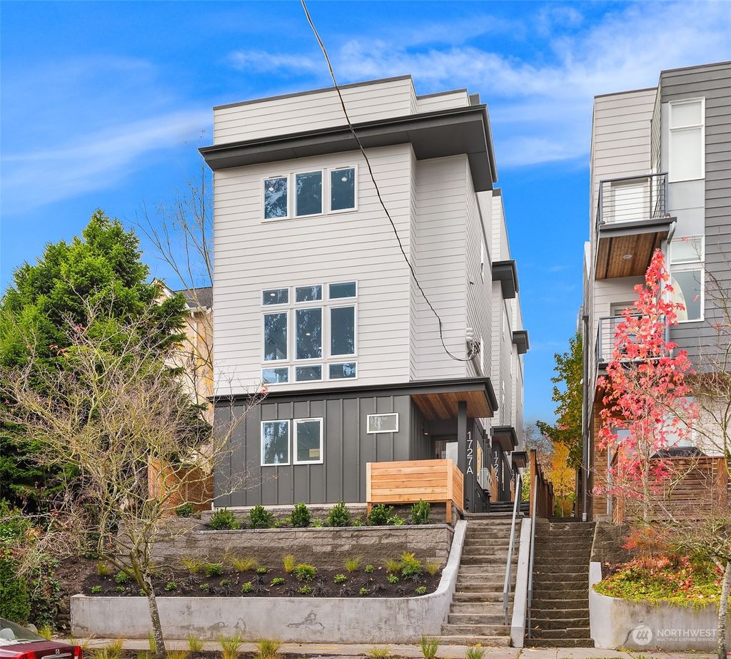 Photo of 1727 25th Avenue #A, Seattle, WA 98122 (MLS # 2322120)