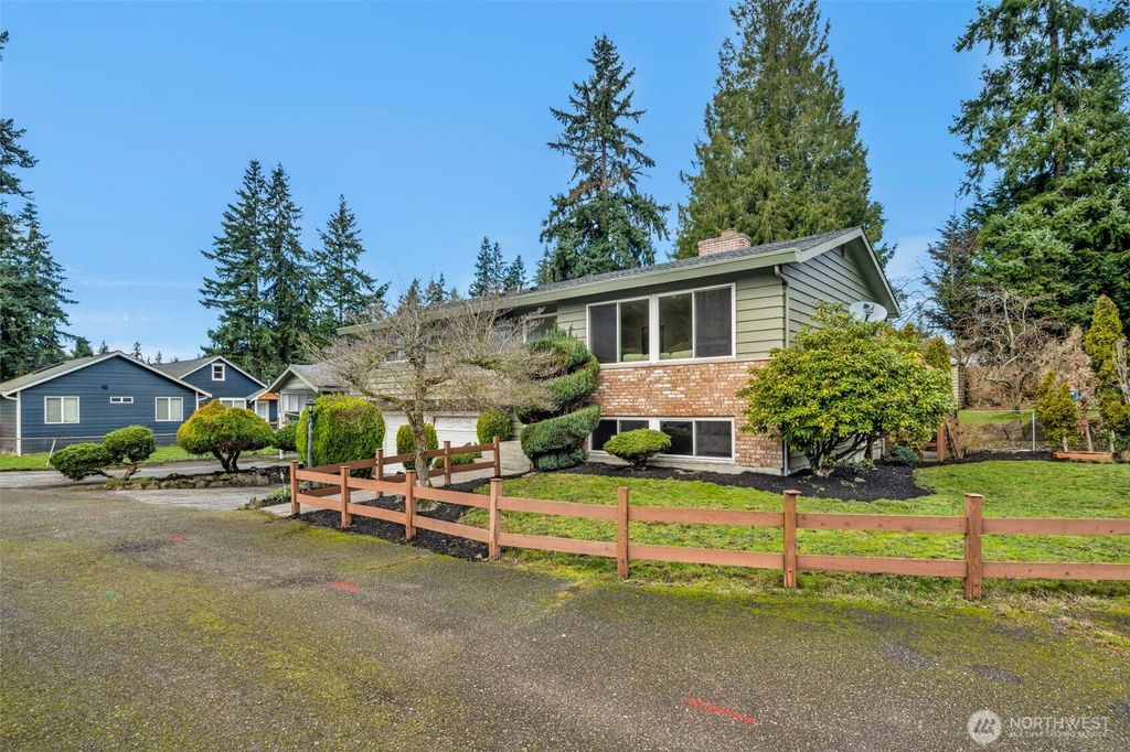Photo of 17546 Fremont Avenue N, Shoreline, WA 98133 (MLS # 2483174)