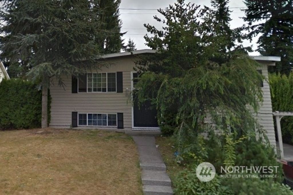 Photo of 12611 SE 160th St, Renton, WA 98058 (MLS # 2323962)