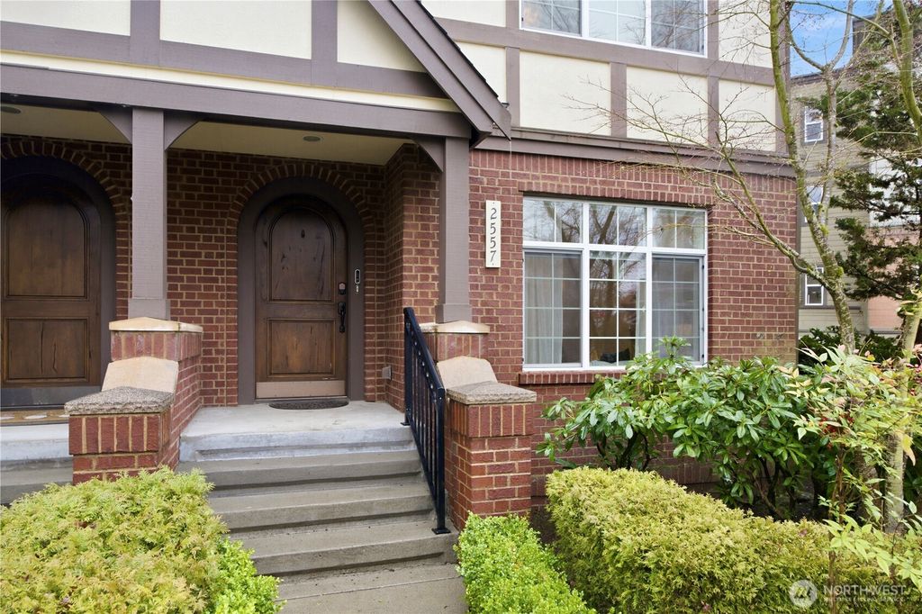 Photo of 2557 NE Park Dr Dr, Issaquah, WA 98029 (MLS # 2490981)