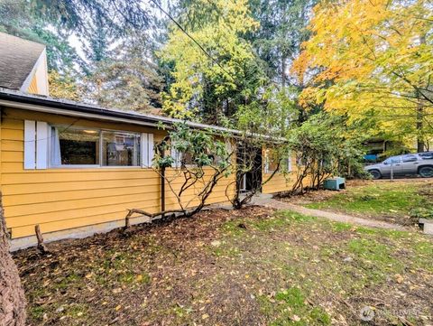 Photo of 17253 44th Avenue NE, Lake Forest Park, WA 98155 (MLS # 2451936)