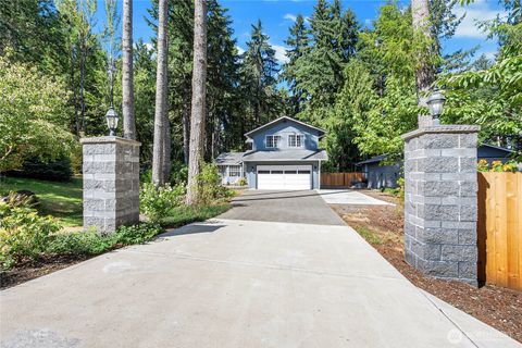 708 3rd Street W Rainier WA 98576