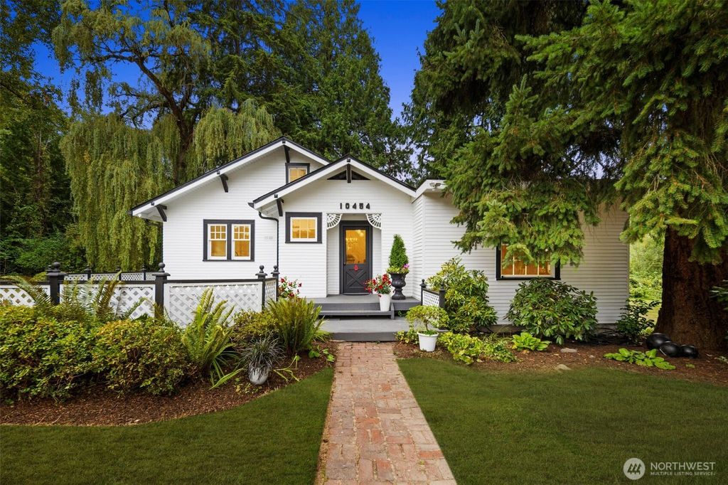 Photo of 10454 Forbes Creek Drive, Kirkland, WA 98033 (MLS # 2429204)