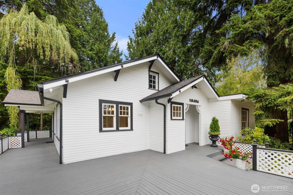 Photo of 10454 Forbes Creek Drive, Kirkland, WA 98033 (MLS # 2429204)