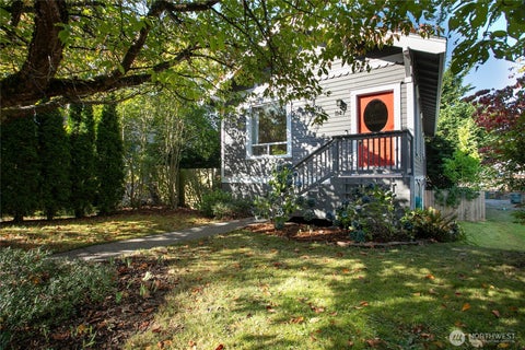 Photo of 1147 Humboldt Street, Bellingham, WA 98225 (MLS # 2585329)