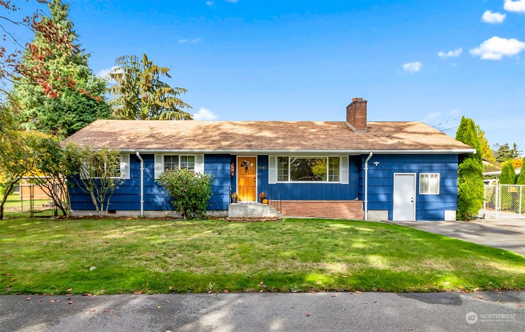 Photo of 5015 92nd Street NE, Marysville, WA 98270 (MLS # 2294115)