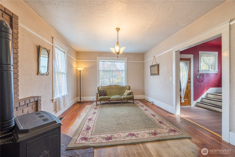 220 W 11th Street
