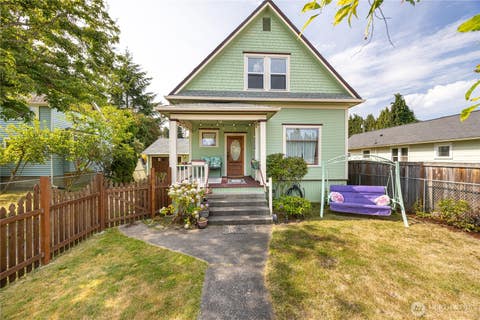 Photo of 220 W 11th Street, Port Angeles, WA 98362 (MLS # 2573296)