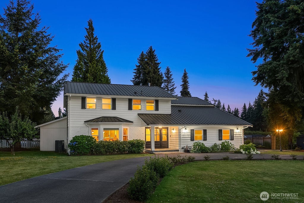 Photo of 16207 NE 165th Street, Woodinville, WA 98072 (MLS # 2577451)