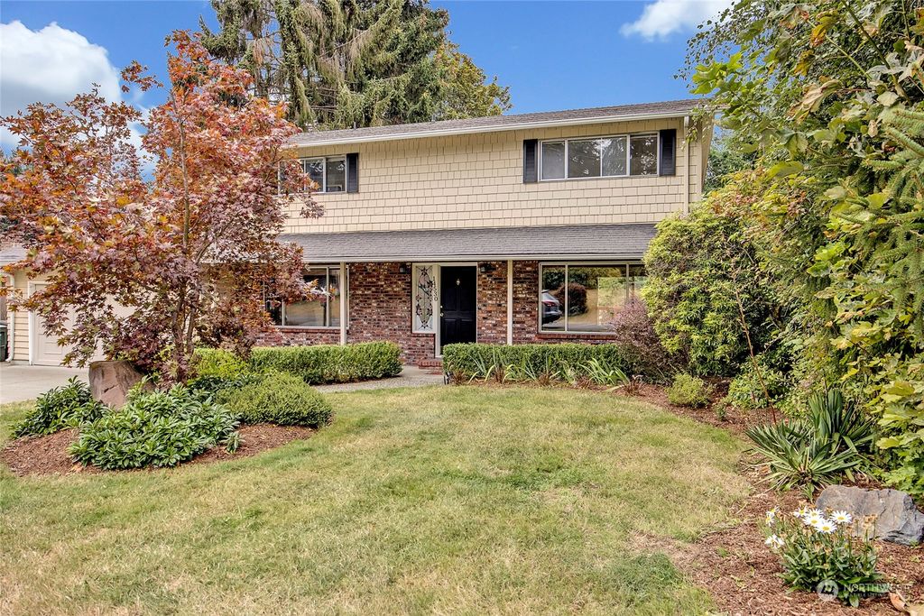Photo of 14530 73rd Avenue NE, Kenmore, WA 98028 (MLS # 1999757)
