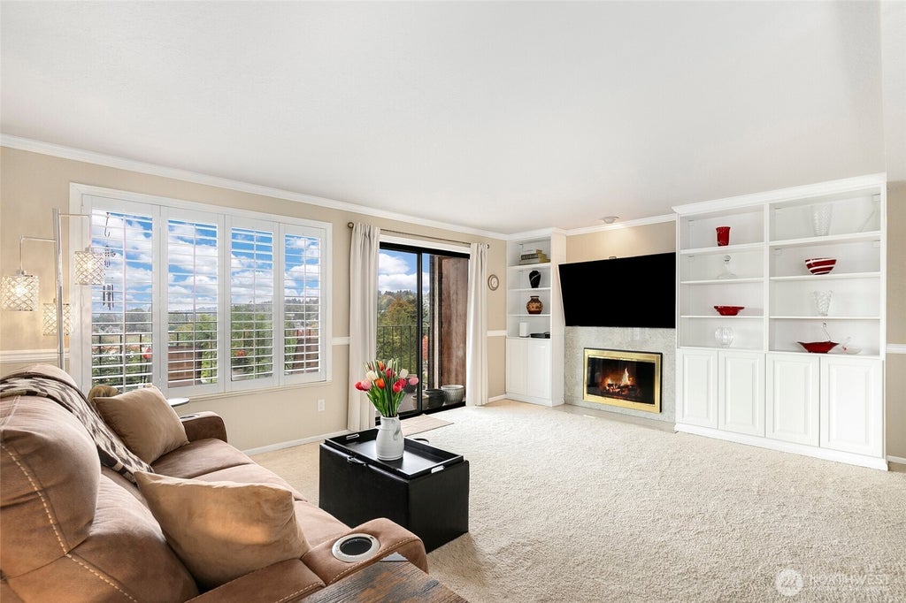 Photo of 317 Kennebeck Avenue S #204, Kent, WA 98030 (MLS # 2592073)